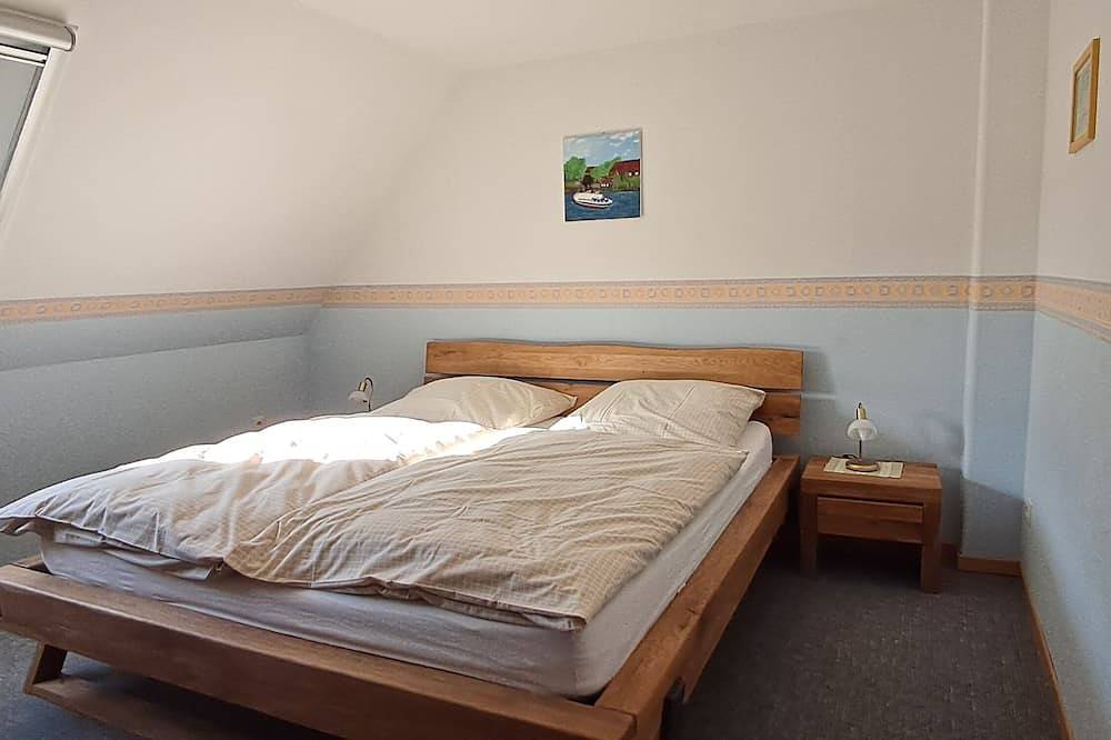 Ferienhaus im Landhausstil am Flußufer der Medem für bis zu 9 Personen. in Neuenkirchen (Land Hadeln), Cuxland