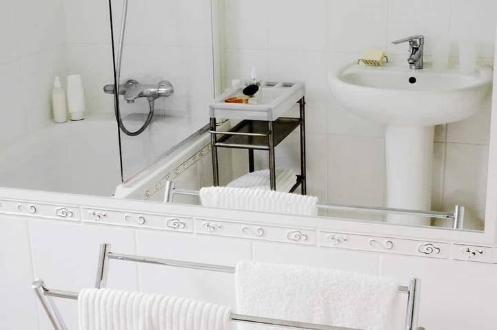 La Conciergerie-Casa-Confortable-Baño privado-Vista al Jardín in Jurançon, Béarn