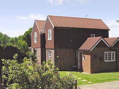 Holly Cottage in Pett, Sussex Est