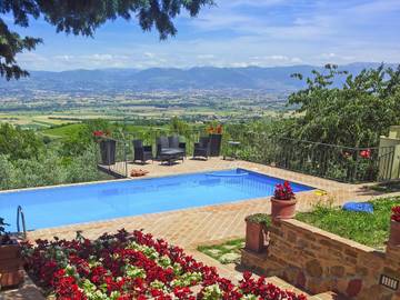 Holiday Rental for 13 People in Cannara, Perugia Province, Photo 1