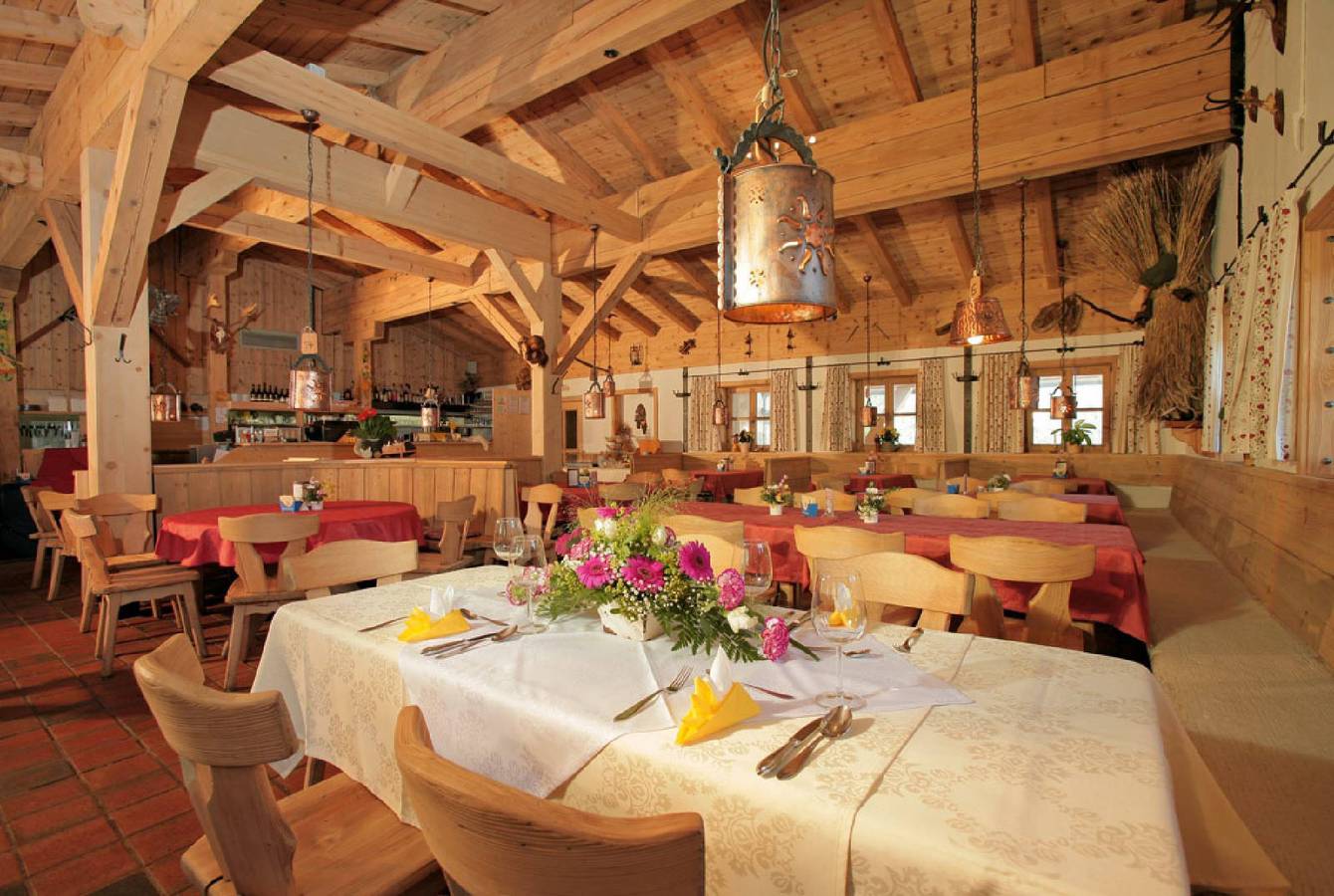 Alpengasthof Götschenalm - Doppelzimmer Nr. 2 oder 7 mit Dusche/Wc, Terrasse oder Balkon, Tv in Bischofswiesen, Berchtesgadener Alpen