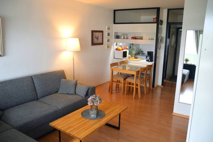 Ferienwohnung für 4 Personen, mit Pool und Balkon sowie Seeblick