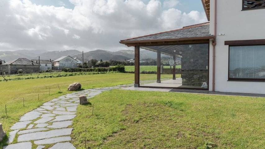 Hotel para 2 personas, con Terraza además de Jardín y Vistas en Valdés  - 2