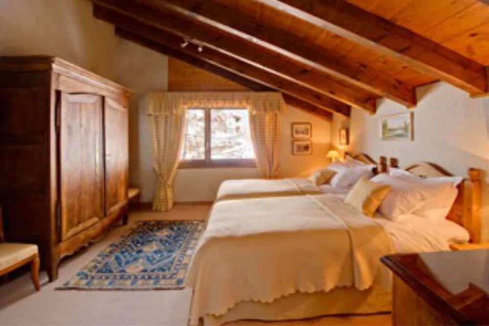 Luxe traiteur chalet, vue sur le Cervin, un bain à remous en plein air, à 100 mètres de pistes et ascenseur in Zermatt, Alpes valaisannes