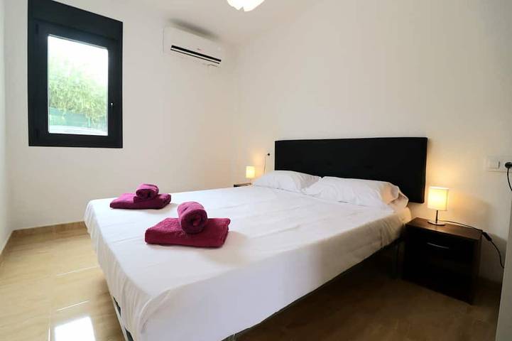 Ferienhaus für 10 Personen, mit Terrasse und Whirlpool sowie Pool in Miami Playa - 2