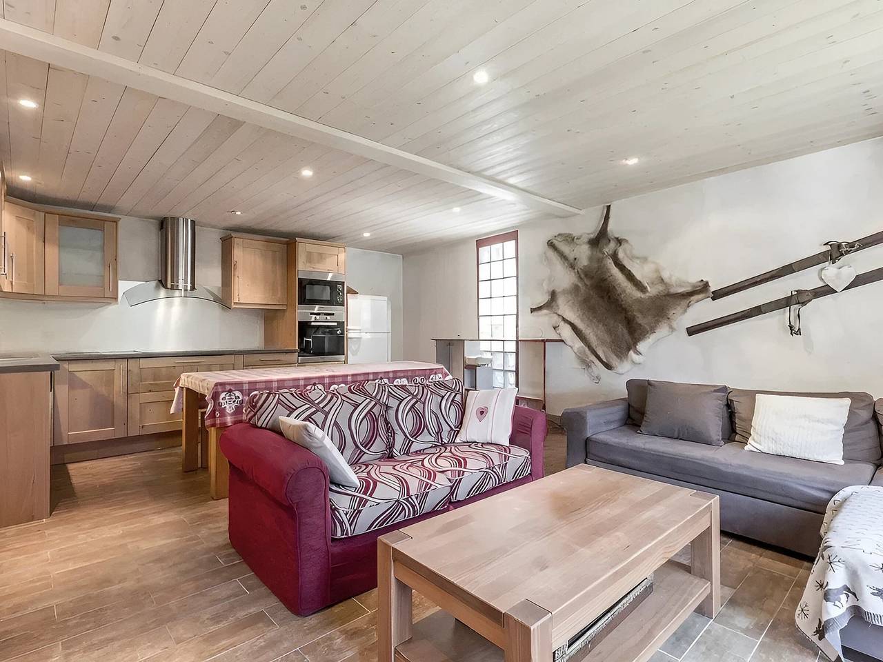 Ganze Wohnung, Gemütliche Wohnung nahe Geschäfte, zentrale Lage, Garage, Haustiere erlaubt in La Clusaz, Annecy und Umgebung