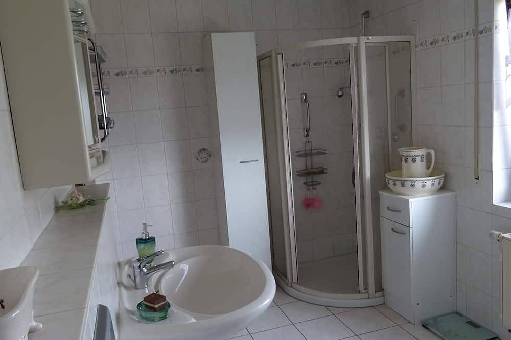 Ganze Wohnung, Ferienwohnung Haus Monika in Altenkirchen (Westerwald), Altenkirchen & Umgebung