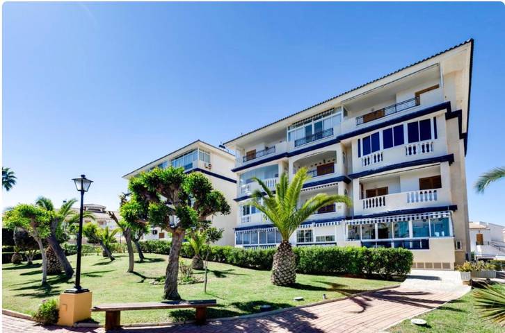 Appartement entier, Appartement avec vue sur piscine, à 500m de la plage in Torrevieja, Costa Blanca