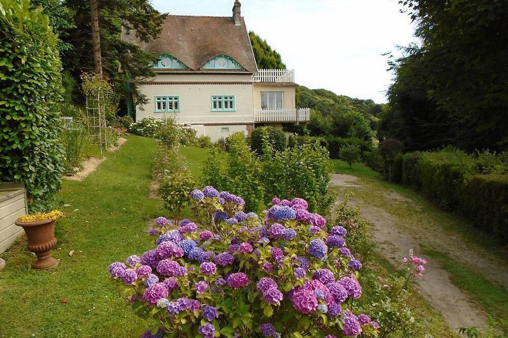Rental of a Cottage + an Apartment in a Norman character property in Veulettes-sur-Mer, Dieppe region