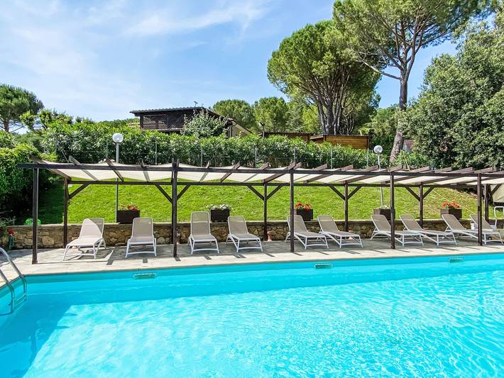 Appartamento per 5 persone, con giardino e terrazza nonché piscina per bambini in Casale Marittimo