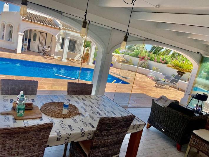 Chalet para 4 personas, con vistas además de jardín y piscina en Provincia de Alicante - 2