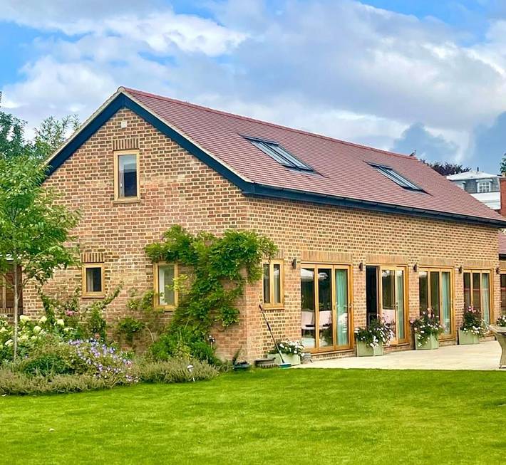 Holiday rental for 5 people, with Hot tub and Terrace as well as Garden and Pool in Henley-on-Thames