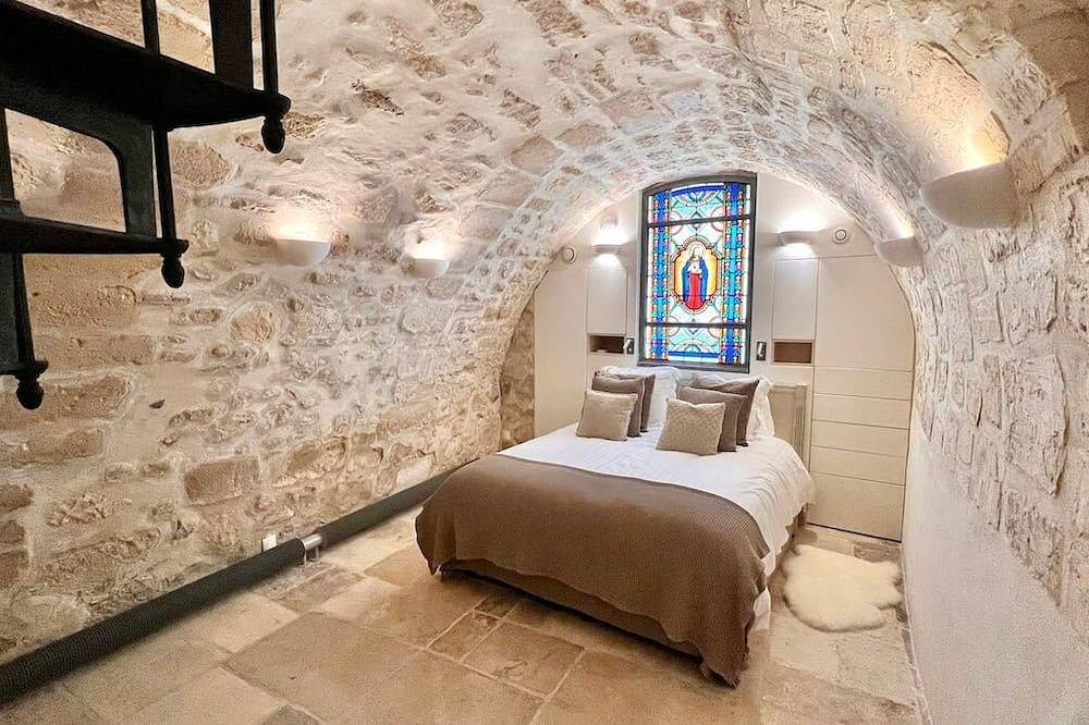 Entire apartment, Serenity :  Meditation at Notre - Dame — Ac in Paris, Ile de France