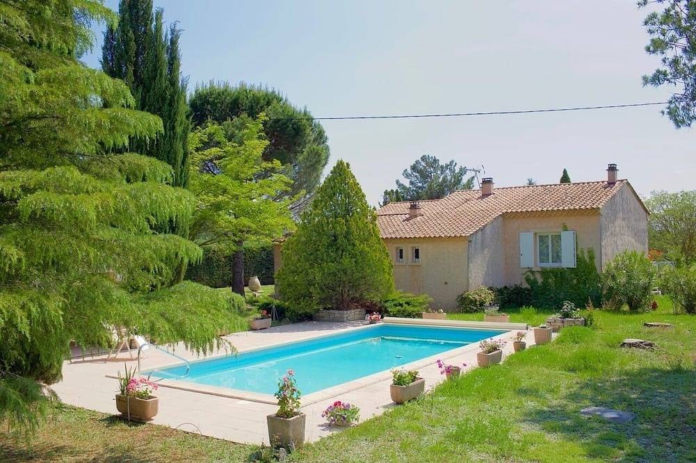 Les Murmures du Temps Air-conditioned 3-bedroom villa in Carpentras with swimming pool in Carpentras, Parc naturel régional du Mont-Ventoux