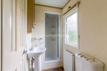 Glamping for 8 People in Point Clear, St Osyth, Photo 4