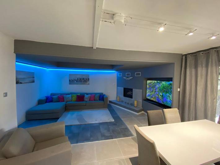 Location de vacances pour 6 personnes, avec jardin ainsi que piscine et jacuzzi à Queyssac - 4