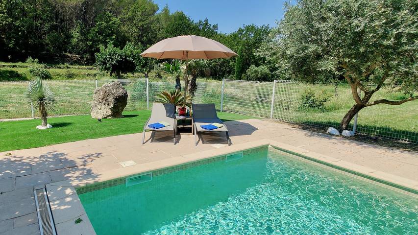 Gîte pour 8 personnes, avec piscine, animaux acceptés à Draguignan