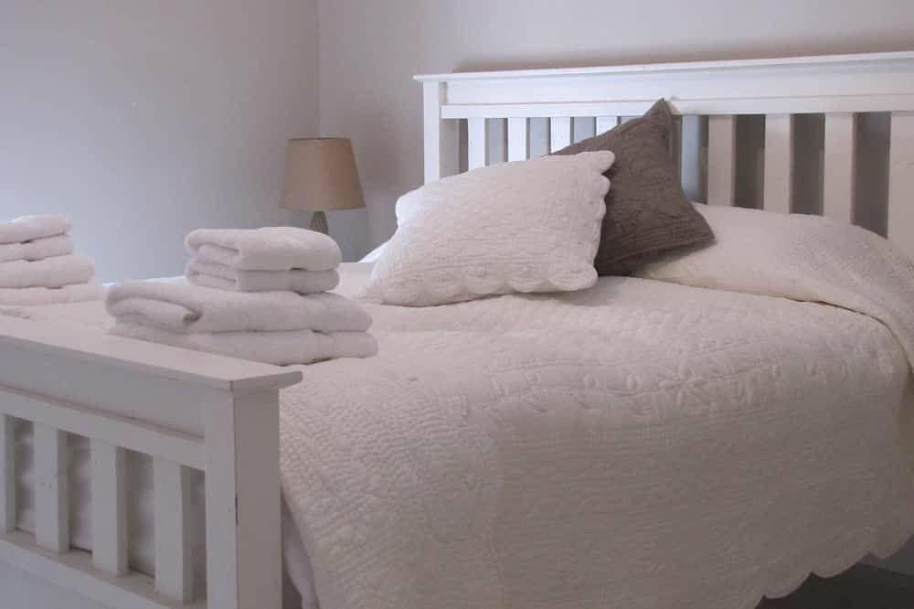 3 bedroom, sleeps 6, beautiful Village in the centre of Ireland in Mullingar, County Westmeath