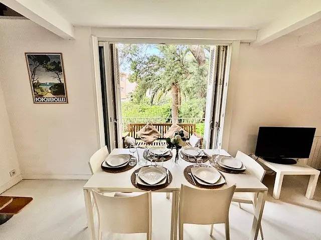 Apartamento entero, Appartement familial au cœur de Porquerolles – confort & sérénité in Hyeres, Costa mediterránea (Francia)