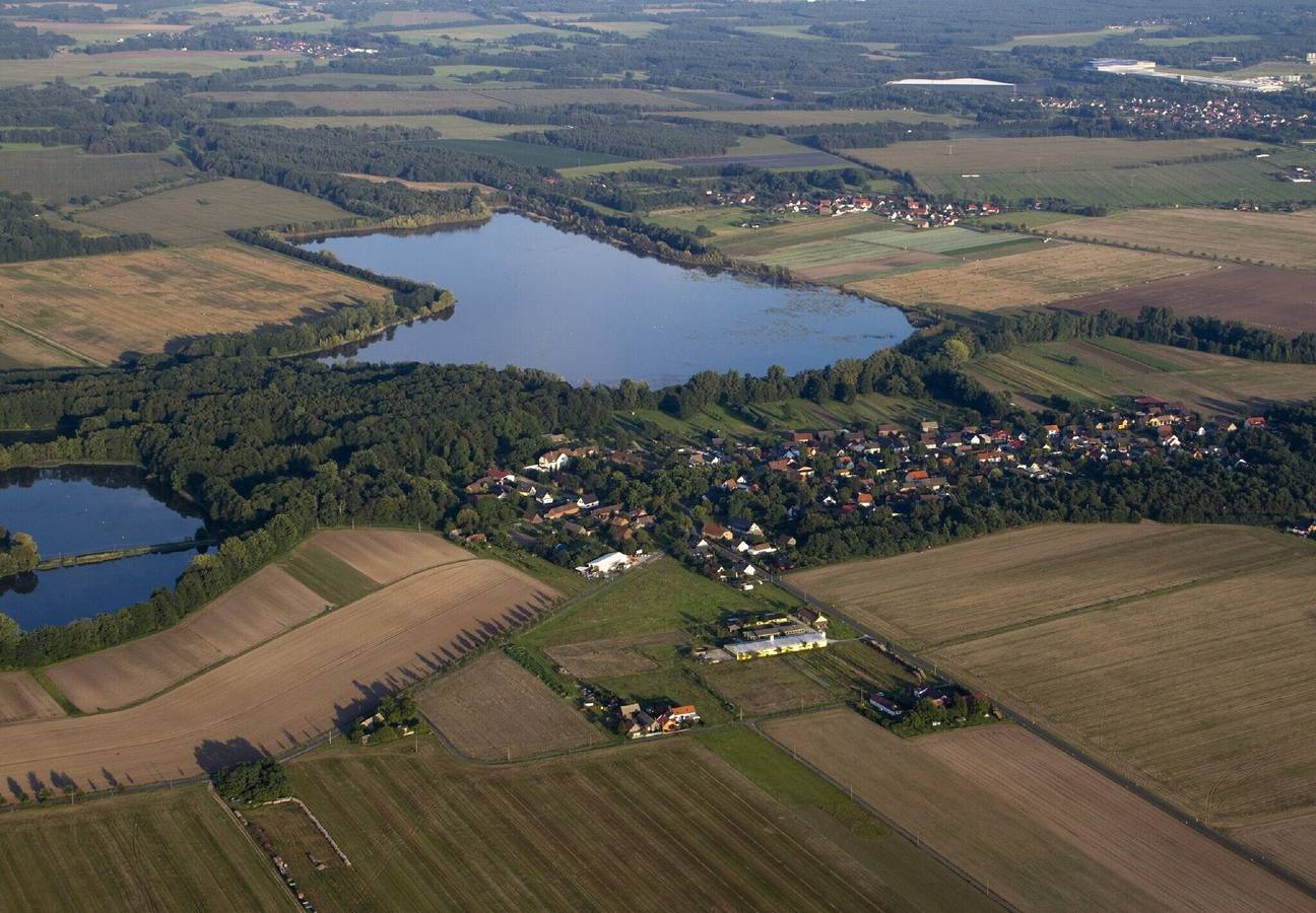 Appartement entier, Appartement "Alte Schule" avec piscine privée et Wi-Fi in Stradow, Vetschau