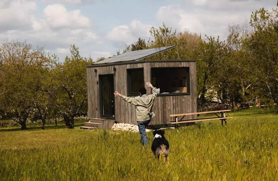 Appartement entier, Tiny House - 2 adultes + 2 enfants jusqu'à 12 ans + 1 bébé in Rarécourt, Verdun