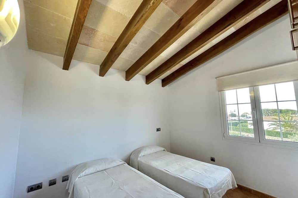 Villa En Blanes in Cala Blanes, Ciutadella