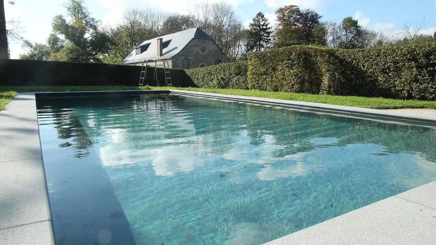 Location de vacances pour 8 personnes, avec jardin ainsi que piscine et sauna dans Région de Namur