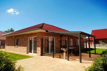 Ferienhaus für 6 Personen, mit Garten und Seeblick in Walchum