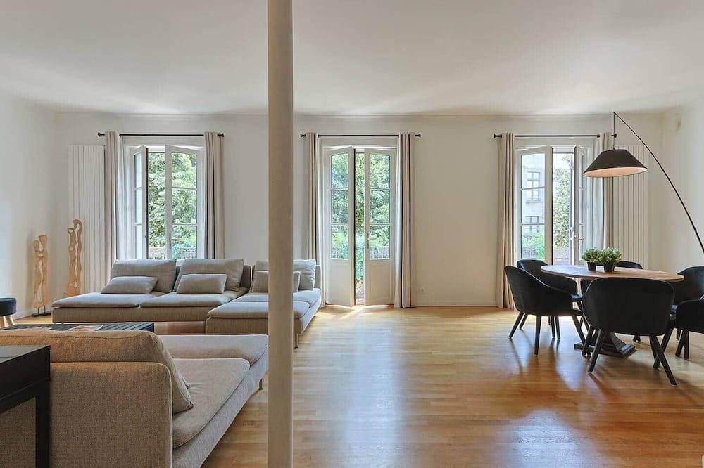 Appartement entier, Patio de l'Isle - Duplex 1 & 2 - 14 pers in Périgueux, Périgord Blanc