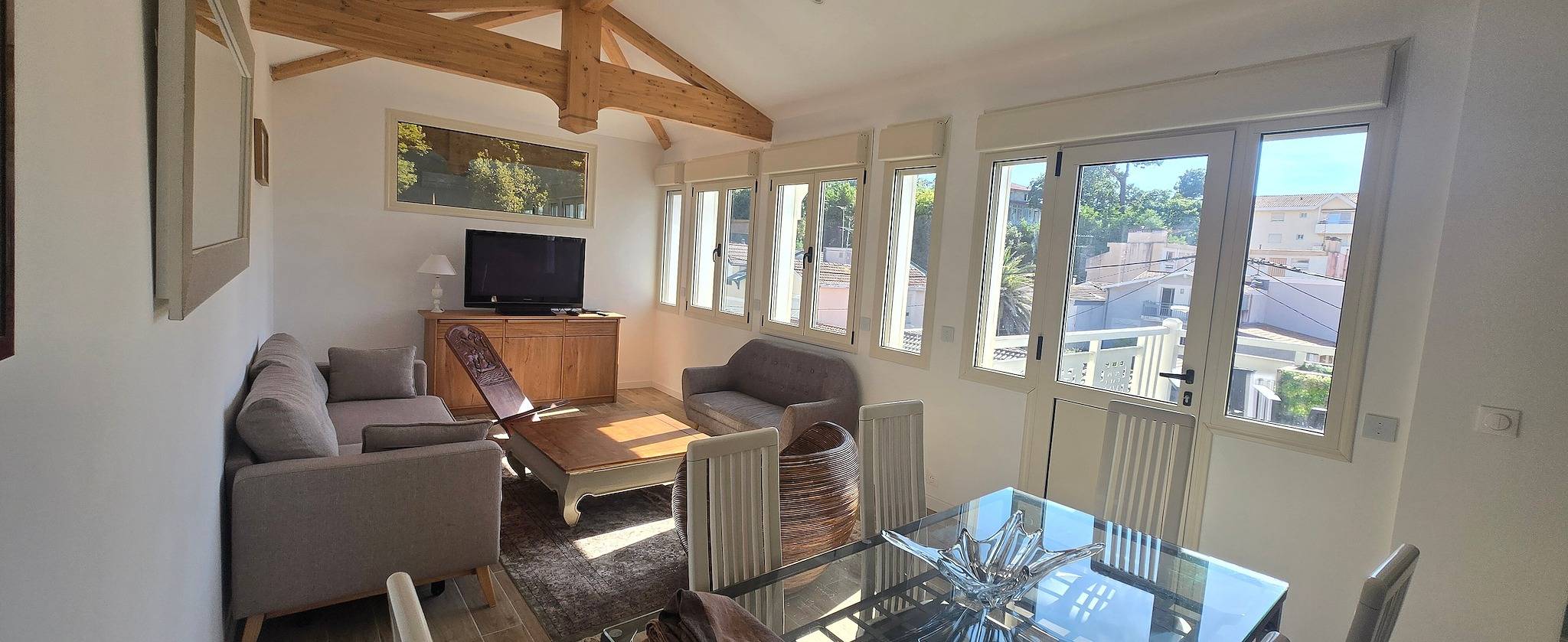 Appartement entier, Arcachon – Appartement 8 pers, Terrasse panoramique, A/C, ascenseur privé, à deux pas de la plage in Arcachon, Région d'Arcachon