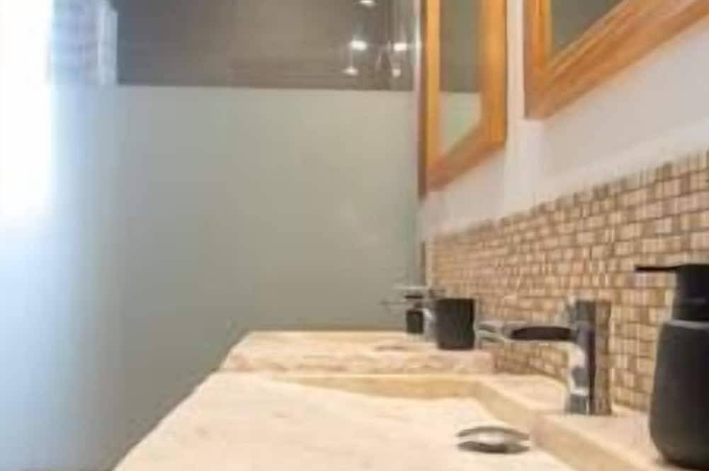 Large villa Les Oliviers with swimming pool in Sagone in Sagone, Vico