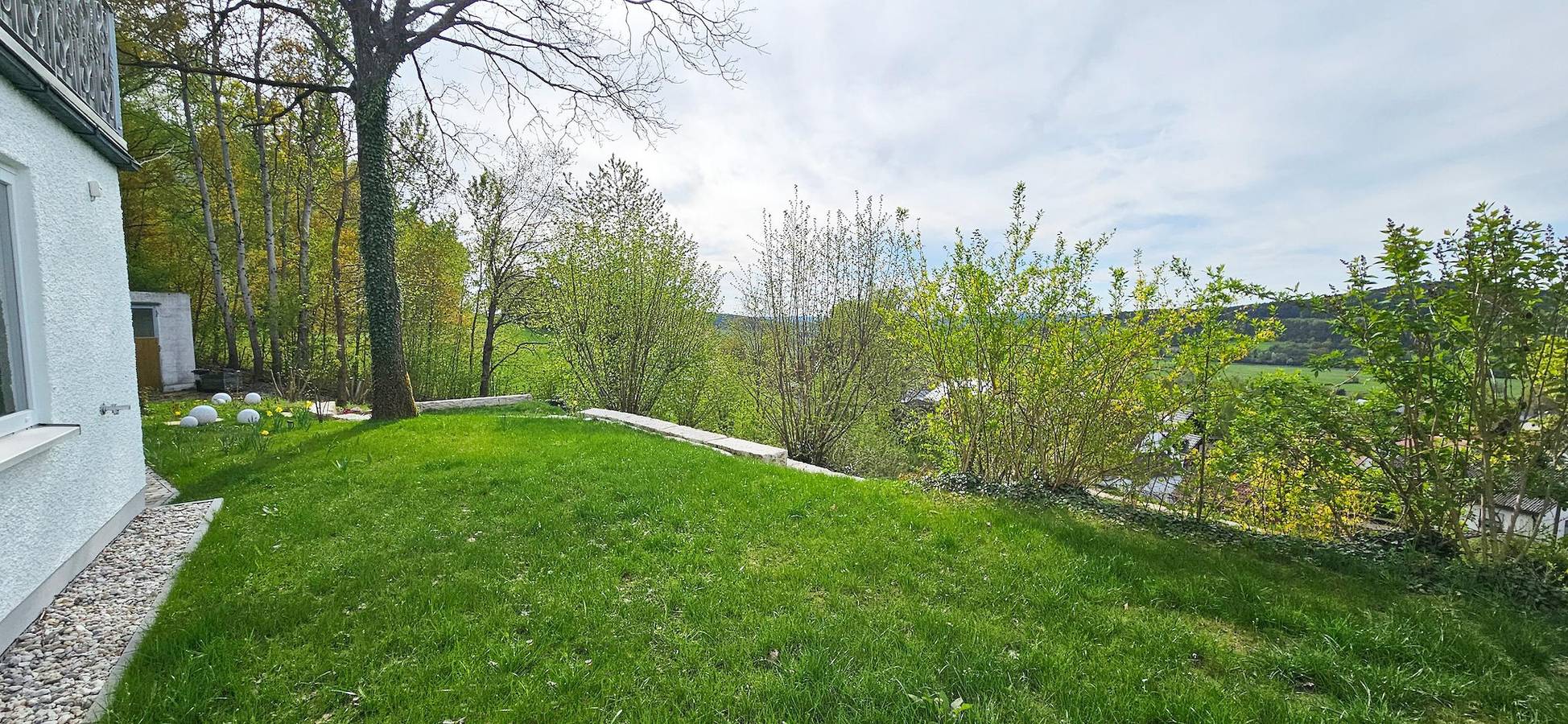 Ferienhaus Panoramablick Altfalter - Modernes Ferienhaus in Alleinlage mit großem Garten und fantastischem Ausblick in Schwarzach b.Nabburg, Naturpark Oberpfälzer Wald