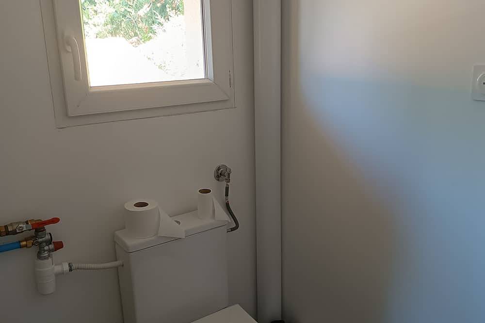 Small Maisonette with upper floor of 20m2 in Saint-André-de-Cubzac, Región de Blaye