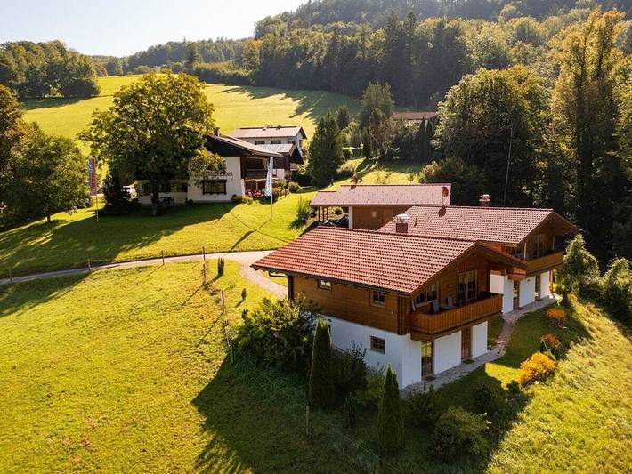 Chalet für 4 Personen, mit Balkon und Terrasse in Untersberg