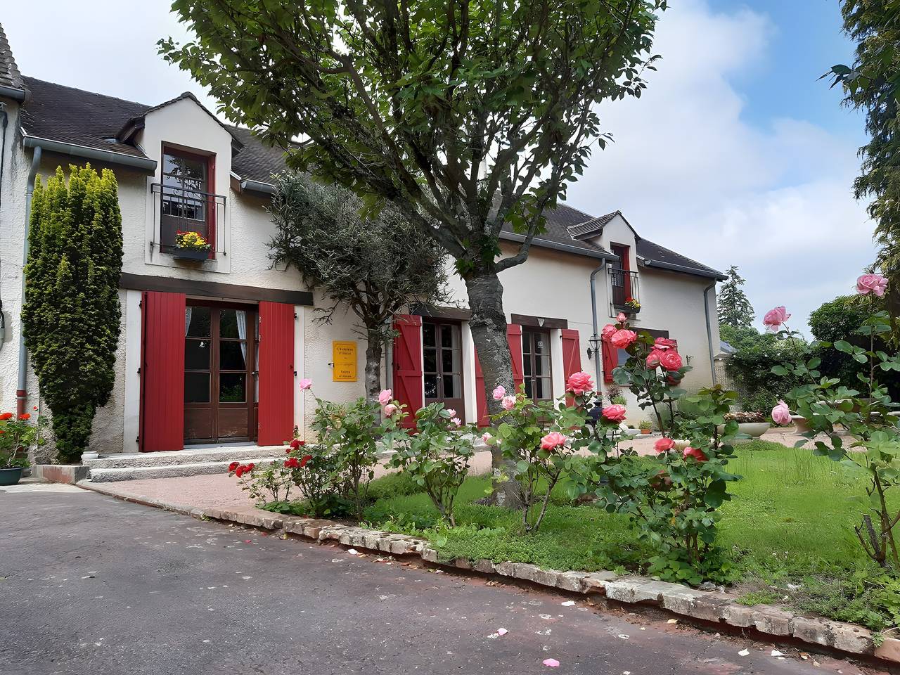Chambre d’hôtes « Escargot des Bois - Suite Junior » avec piscine, terrasse et Wi-Fi in Igornay, Région d'Autun
