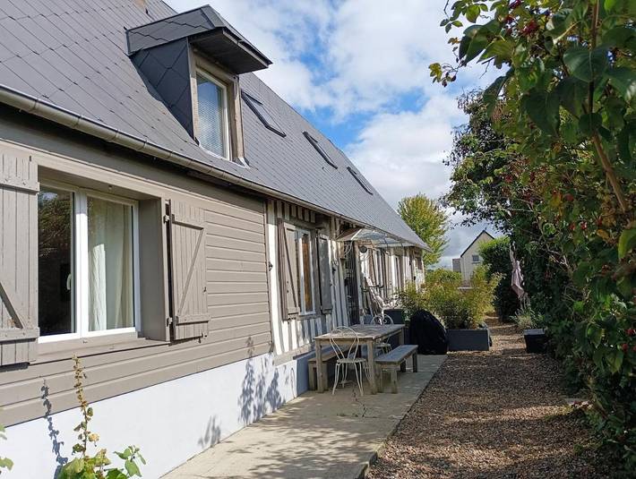 Location de vacances pour 8 personnes, avec jardin et jacuzzi à Néville