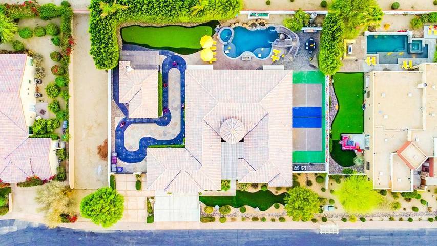 Ferienhaus für 16 Personen, mit Whirlpool und Garten sowie Pool, mit Haustier - 1