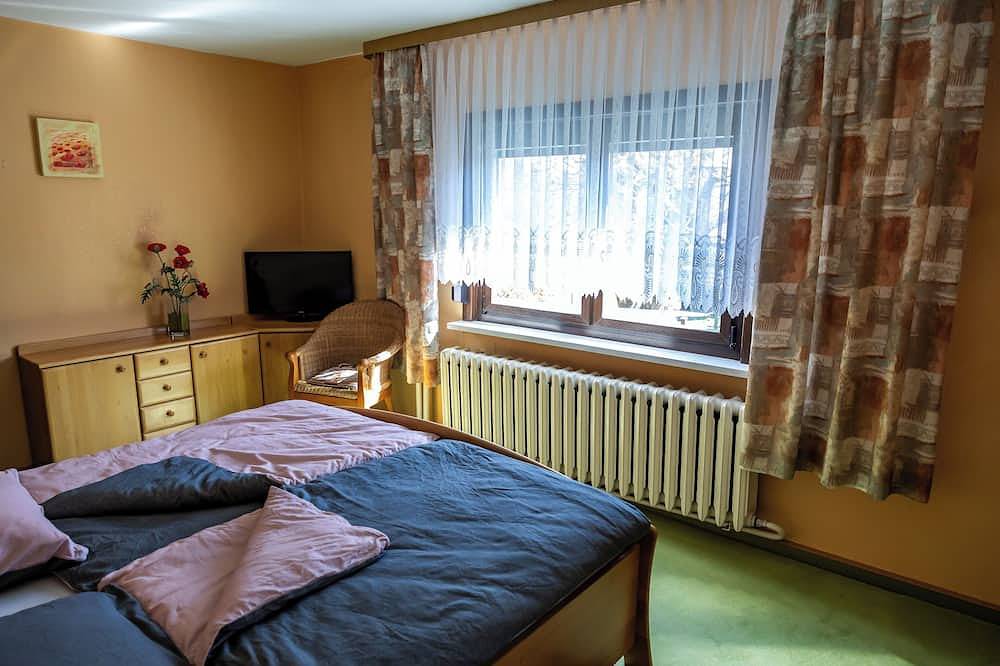 Ganze Wohnung, Gemütliche und ruhige Ferienwohnung  mit eigenem Garten im schönen Thüringen in Schmalkalden, Rennsteig