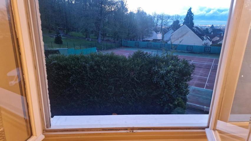 Gîte pour 2 personnes, avec jardin à Vaujours