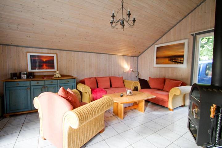 Ferienhaus für 6 Personen, mit Terrasse und Garten sowie Sauna und Seeblick in Mirow - 4