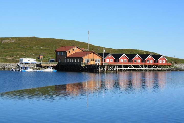 Camping for 3 personer, Terrasse og Jacuzzi i tillegg til Hage og Sauna i Finnmark