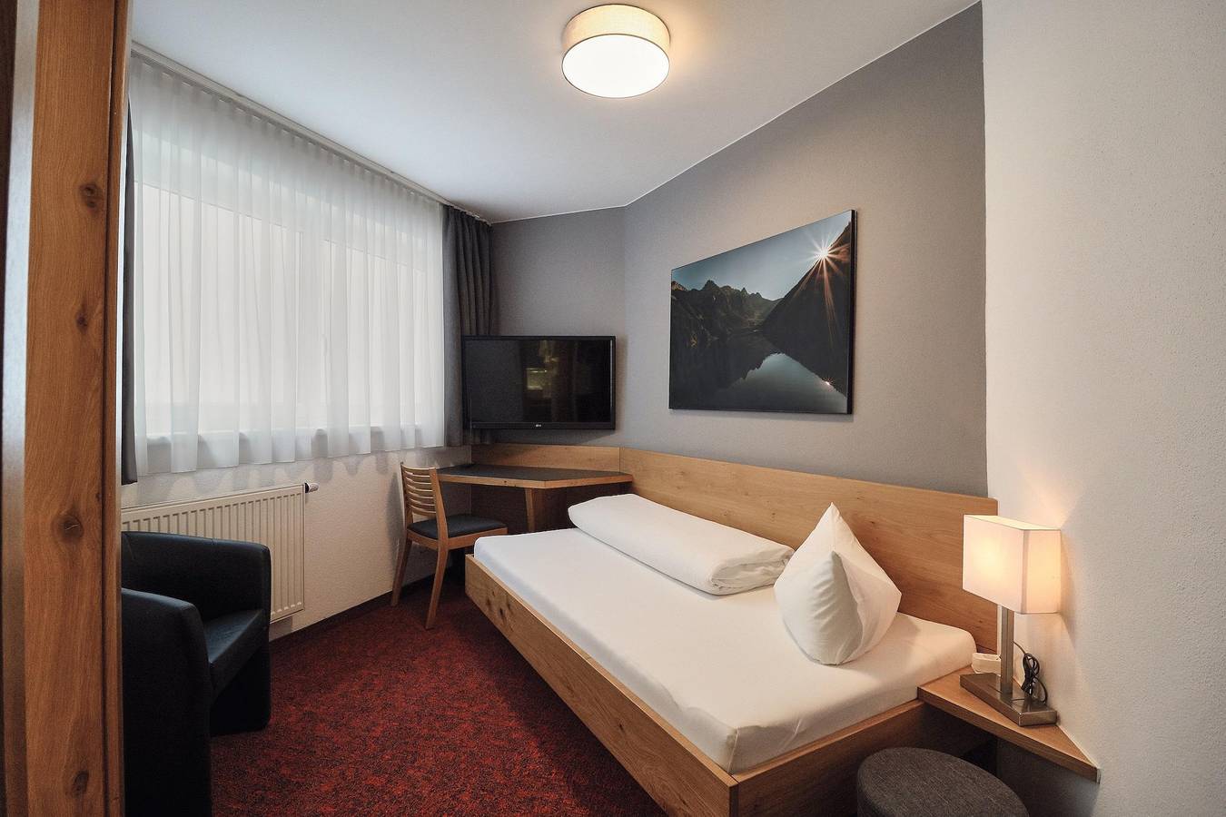 Ganze Ferienwohnung, Einzelzimmer "Collina" mit Dusche, Wc in Ischgl, Verwall