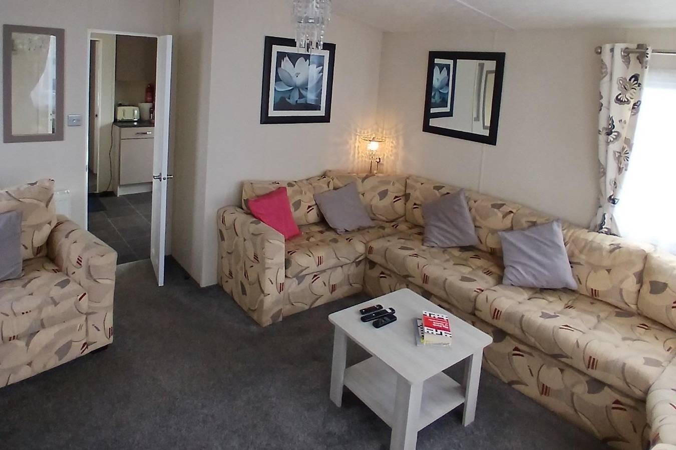 Delightful 2 bedroom caravan Manor Park Hunstanton in Hunstanton, Norfolk Coast