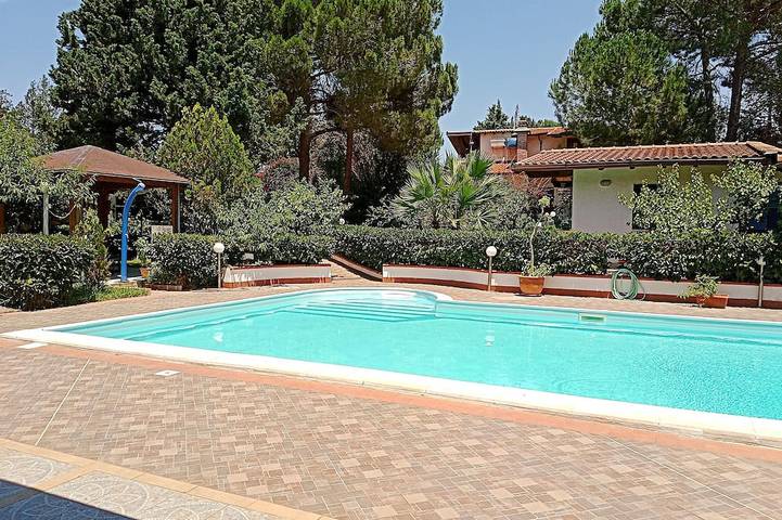Villa per 6 persone, con giardino e balcone in Partinico