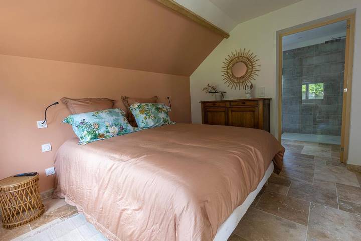 Location de vacances pour 2 personnes, avec terrasse et jardin à Bois-Jérôme-Saint-Ouen - 4