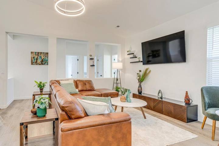 Ferienwohnung für 6 Personen, mit Balkon und Pool in Aurora