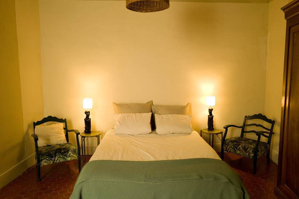 Entire apartment, In the village in Besse-sur-Issole, Brignoles region