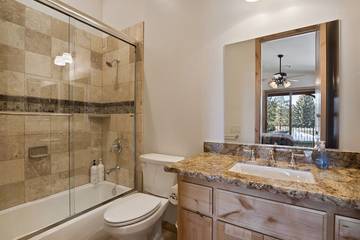 Log Cabin for 16 Guests in Snow Summit, Big Bear Lake, Picture 4