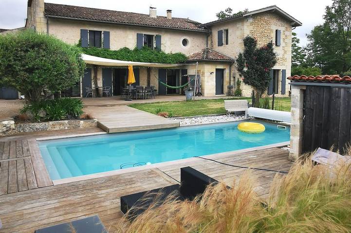 Location de vacances pour 8 personnes, avec Terrasse et Jardin à Saint-Caprais-de-Bordeaux