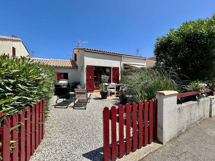 Location de vacances pour 6 personnes, avec terrasse et piscine dans Saint-Cyprien-Plage
